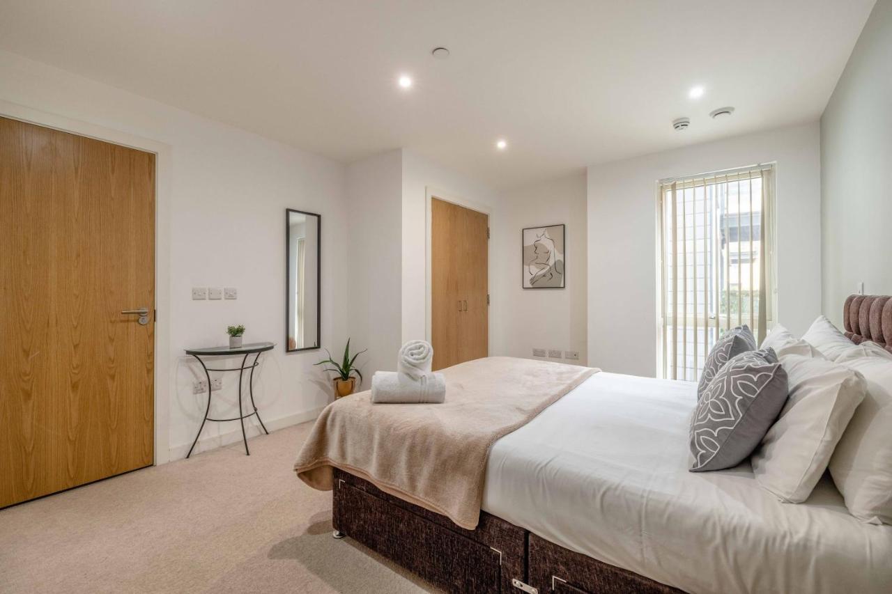 Apartamento 2 Bed At Slough Station & Parking - London In 20 Mins Exterior foto